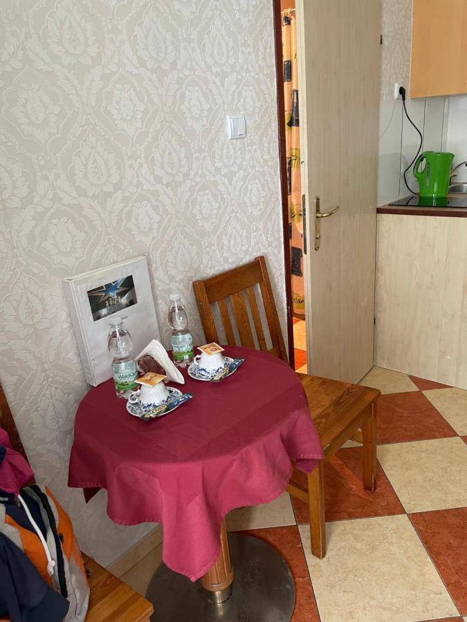 Viktoria Hostel Виена Екстериор снимка