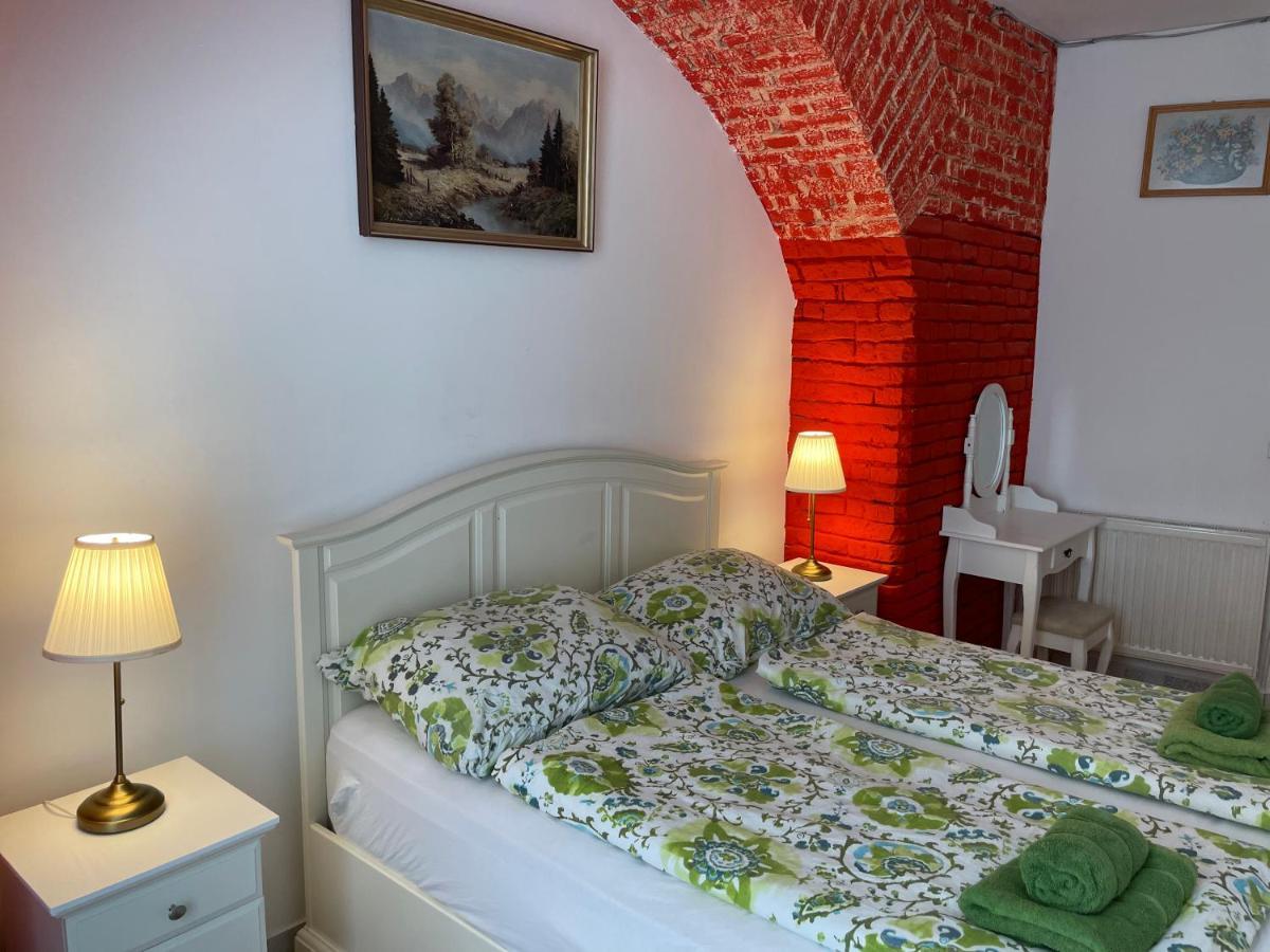 Viktoria Hostel Виена Екстериор снимка