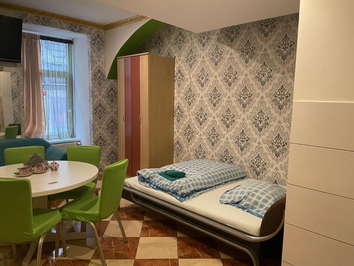 Viktoria Hostel Виена Екстериор снимка