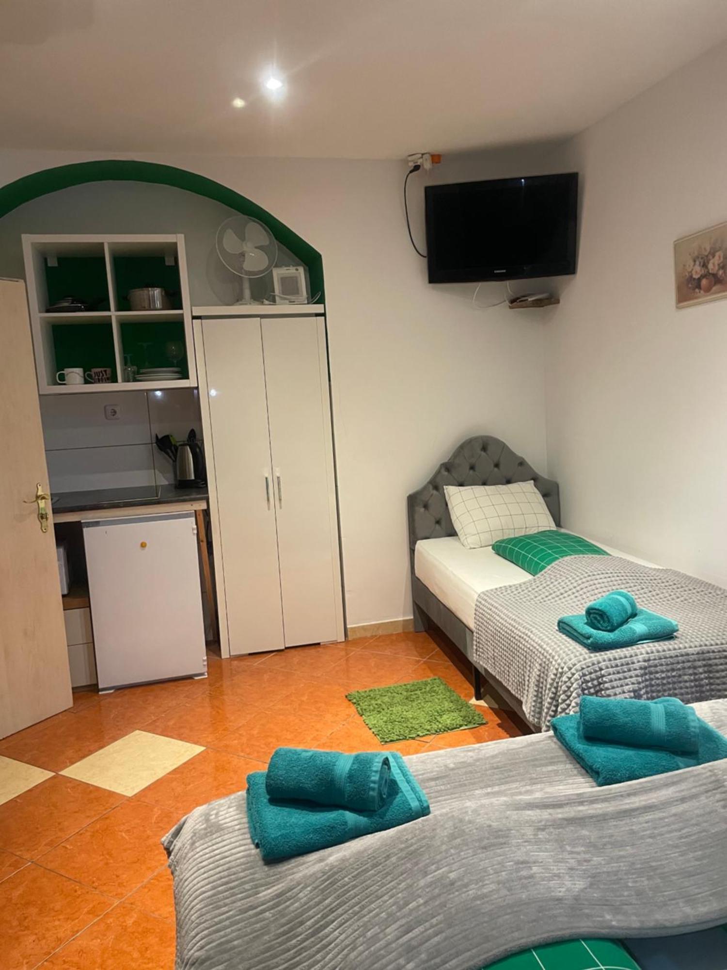 Viktoria Hostel Виена Екстериор снимка
