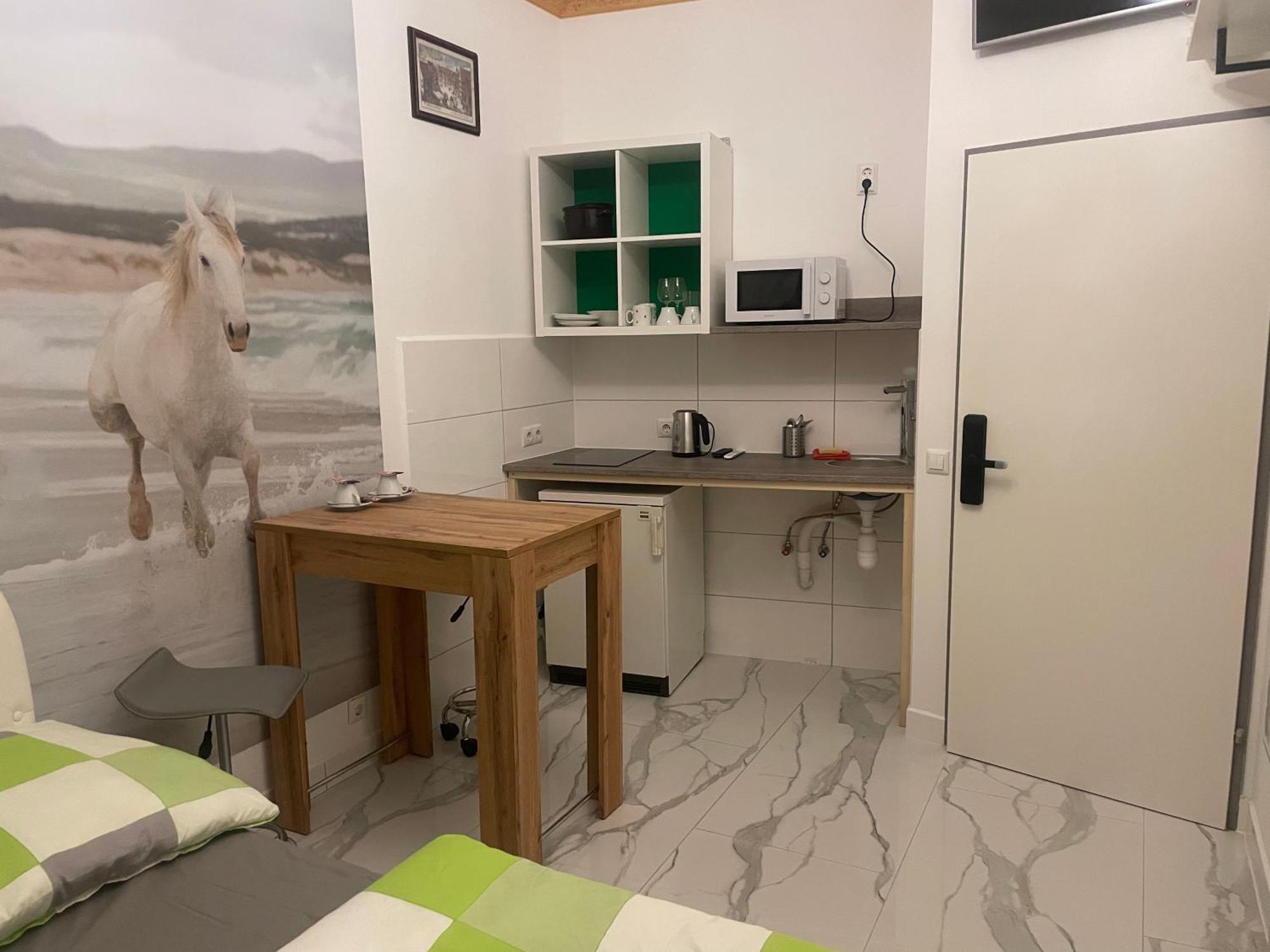 Viktoria Hostel Виена Екстериор снимка