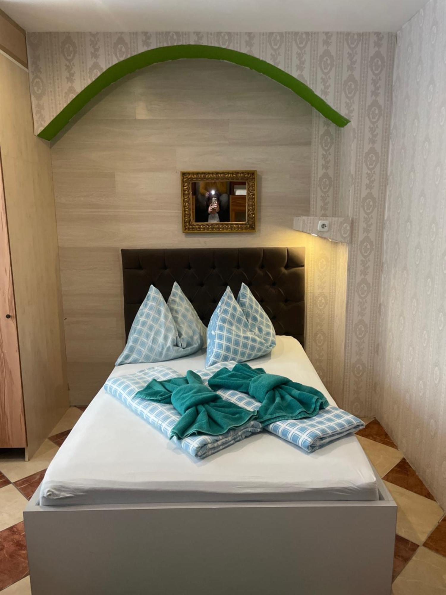 Viktoria Hostel Виена Екстериор снимка