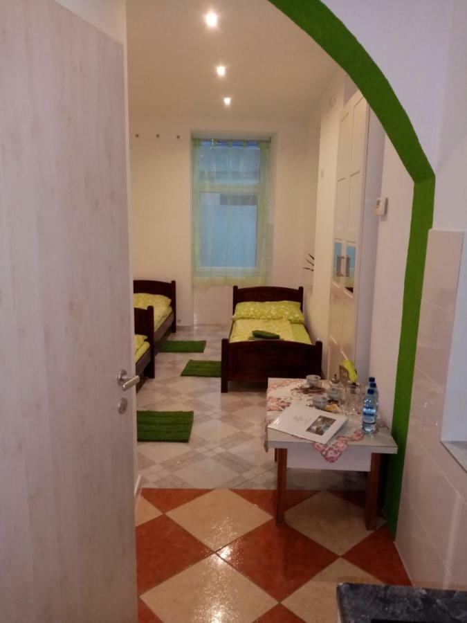 Viktoria Hostel Виена Екстериор снимка